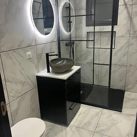 Loue T2 Neuf * Ajaccio (Corsica)